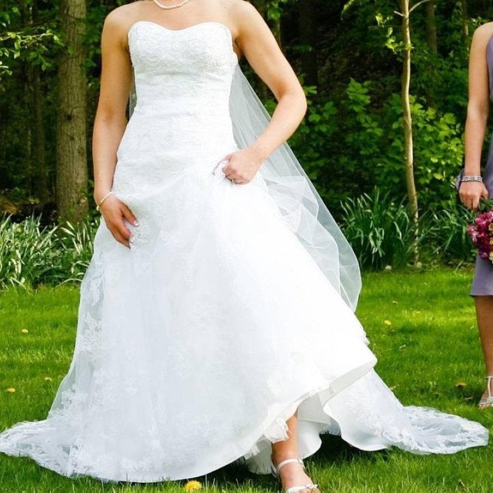 Stunning wedding dress